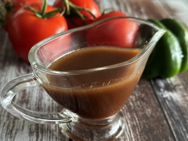 Jak zrobić sos balsamiczny do sałatki - prosty przepis na pyszny dressing Jak zrobić sos balsamiczny do sałatki - prosty przepis na pyszny dressing