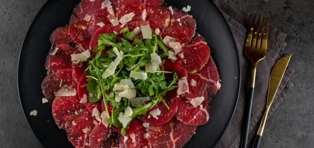 Jak zrobić carpaccio z wołowiny – prosty przepis, który zachwyca smakiem Jak zrobić carpaccio z wołowiny – prosty przepis, który zachwyca smakiem