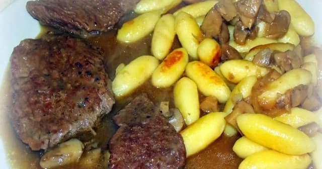 Jak zrobić miękką wołowinę - sprawdzone metody na delikatne mięso Jak zrobić miękką wołowinę - sprawdzone metody na delikatne mięso
